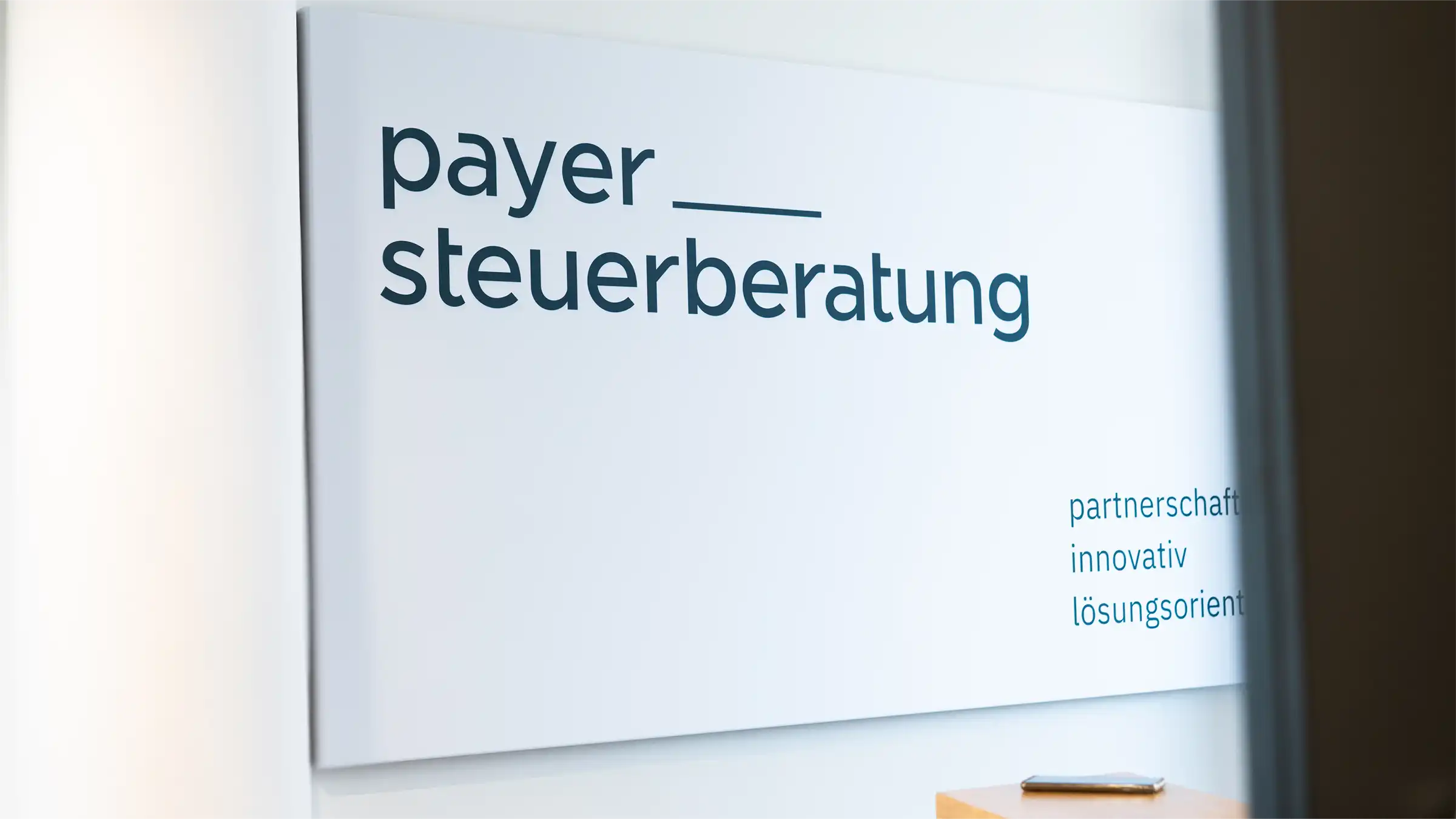 Branding Firmenschild Payer Steuerberatung